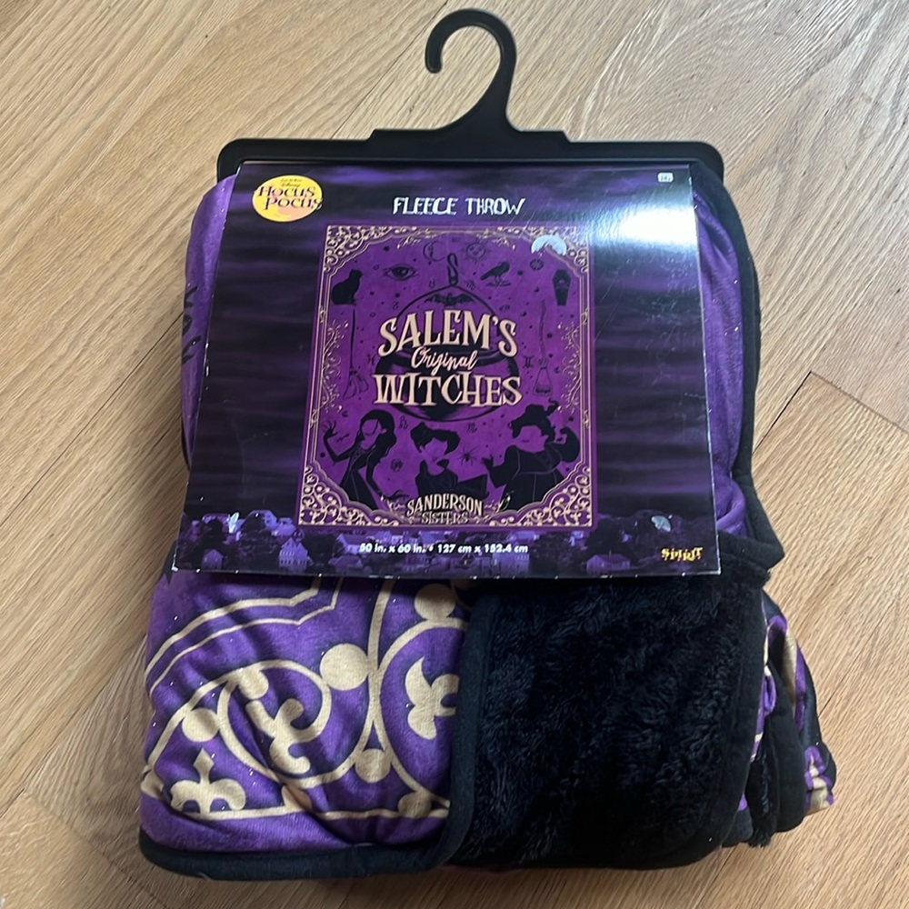 Disney Hocus Pocus Salem’s Witches Fleece Throw Blanket Spirit Halloween NEW - Picture 2 of 8